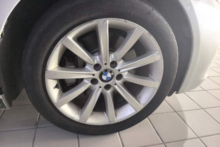 Used BMW 5 Series 2014 535Li Leading Model Right Front Wheel Hub