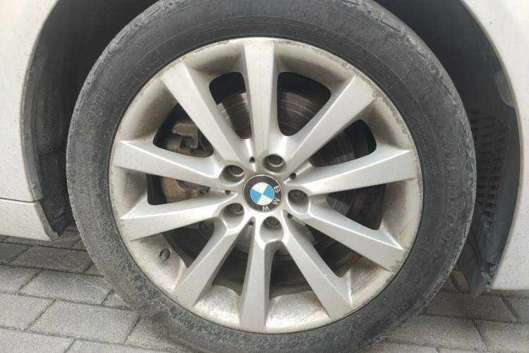 Used BMW 5 Series 2014 528Li Leading Model Right Front Wheel Hub