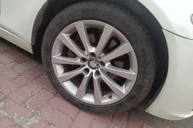 Used BMW 5 Series 2014 528Li Leading Model Right Front Wheel Hub