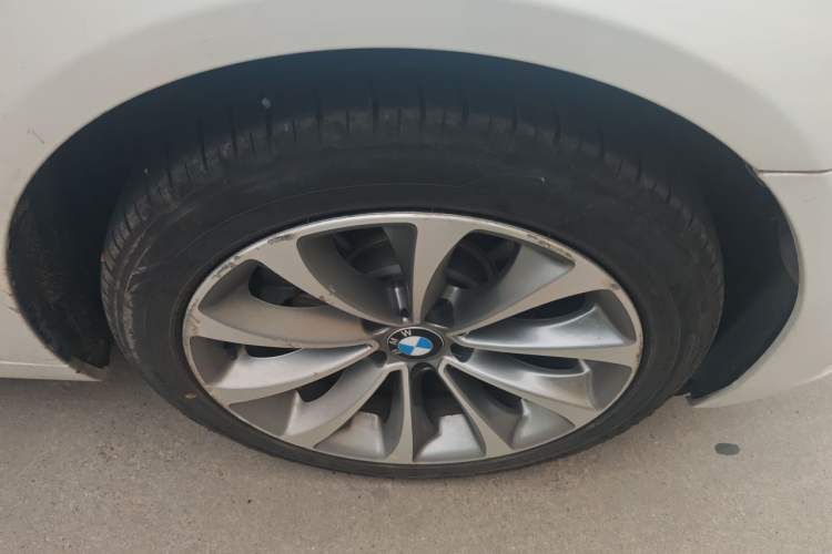 Used BMW 5 Series 2014 525Li Leading Model Right Front Wheel Hub