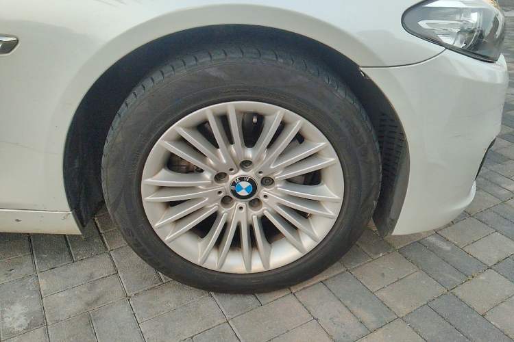 Used BMW 5 Series 2014 525Li Leading Model Right Front Wheel Hub