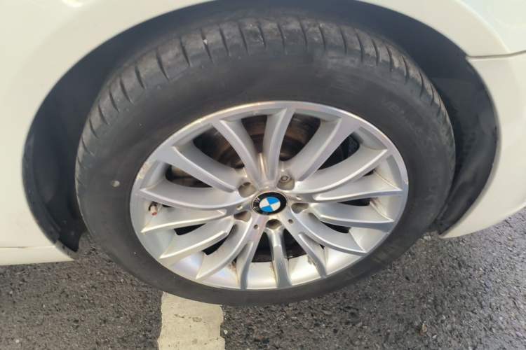 Used BMW 5 Series 2014 525Li Luxury Design Package Right Front Wheel Hub