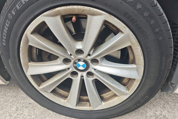 Used BMW 5 Series 2014 520Li Elegant Model Right Front Wheel Hub