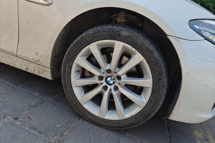 Used BMW 5 Series 2014 528Li Leading Model Right Front Wheel Hub