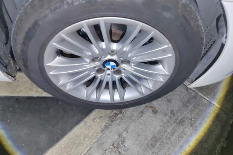 Used BMW 5 Series 2014 525Li Leading Model Right Front Wheel Hub