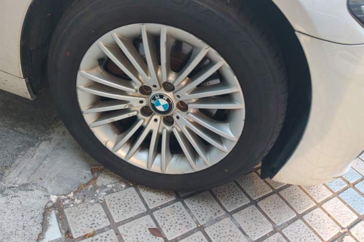 Used BMW 5 Series 2014 525Li Leading Model Right Front Wheel Hub
