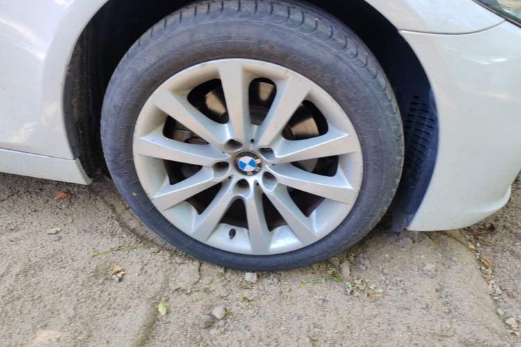 Used BMW 5 Series 2014 530Li Leading Model Right Front Wheel Hub