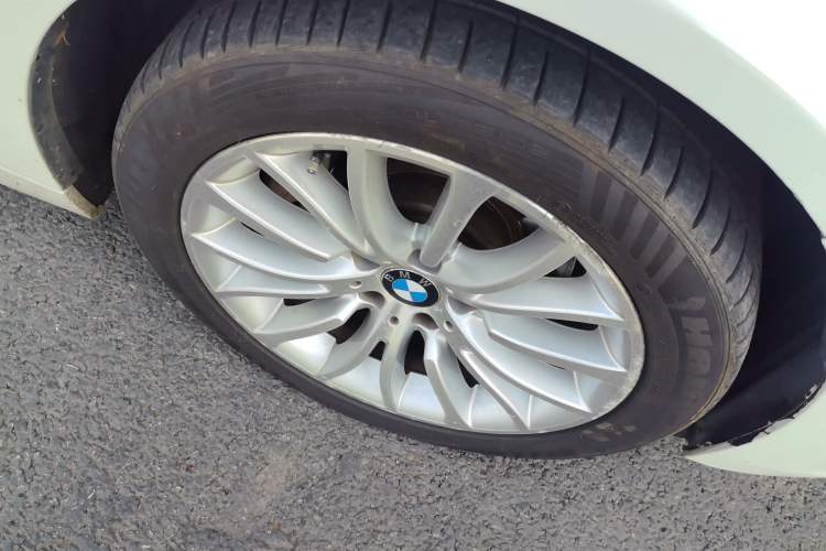 Used BMW 5 Series 2014 525Li Luxury Design Package Right Front Wheel Hub