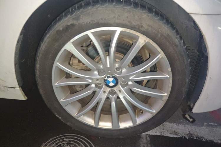 Used BMW 5 Series 2014 525Li Luxury Design Package Right Front Wheel Hub