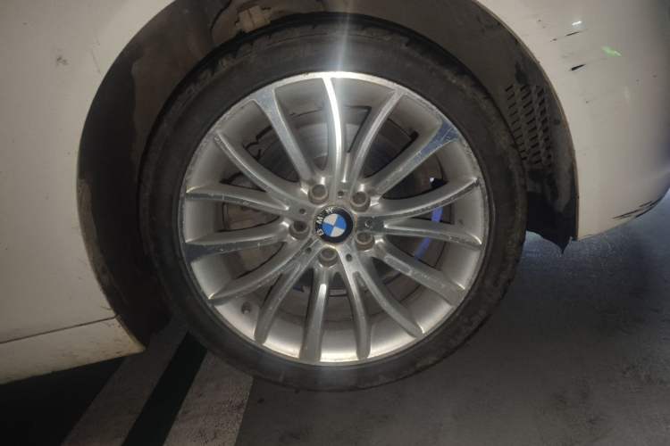 Used BMW 5 Series 2014 530Li Leading Model Right Front Wheel Hub