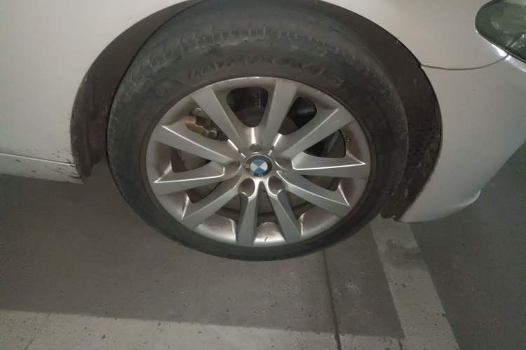 Used BMW 5 Series 2014 528Li Leading Model Right Front Wheel Hub