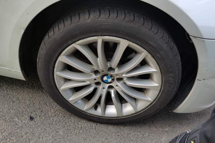 Used BMW 5 Series 2014 525Li Luxury Design Package Right Front Wheel Hub