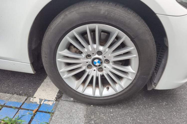 Used BMW 5 Series 2014 525Li Leading Model Right Front Wheel Hub