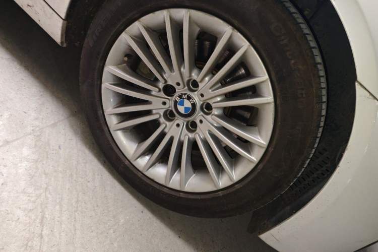 Used BMW 5 Series 2014 525Li Leading Model Right Front Wheel Hub