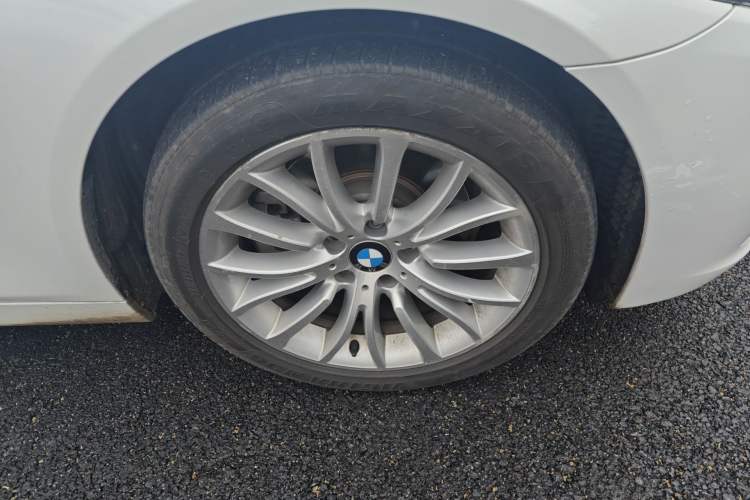Used BMW 5 Series 2014 525Li Luxury Design Package Right Front Wheel Hub
