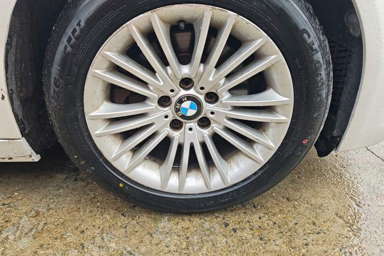 Used BMW 5 Series 2014 525Li Leading Model Right Front Wheel Hub