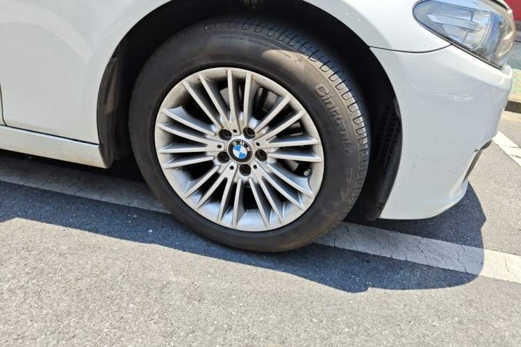 Used BMW 5 Series 2014 525Li Leading Model Right Front Wheel Hub