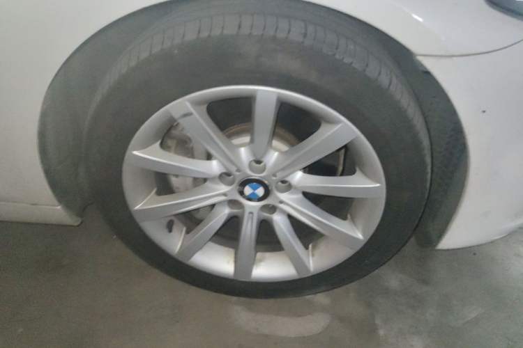 Used BMW 5 Series 2014 535Li Leading Model Right Front Wheel Hub