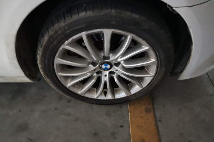 Used BMW 5 Series 2014 525Li Leading Model Right Front Wheel Hub