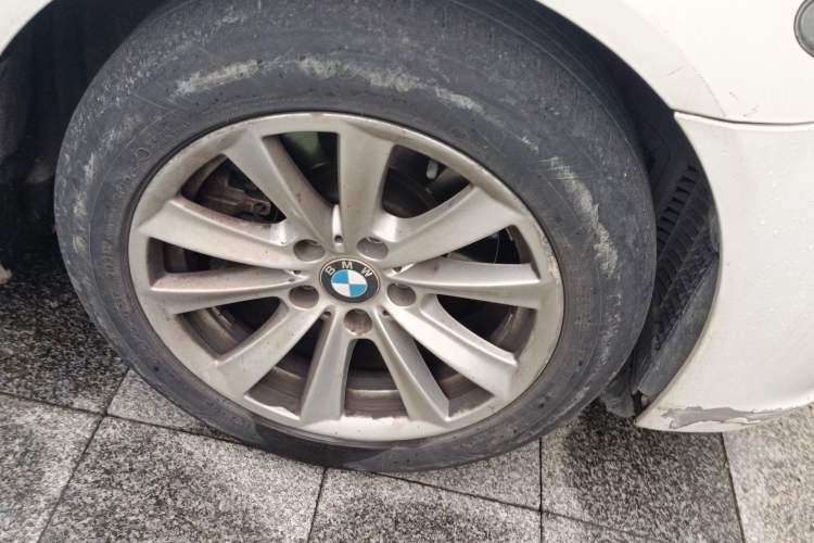 Used BMW 5 Series 2014 520Li Elegant Model Right Front Wheel Hub
