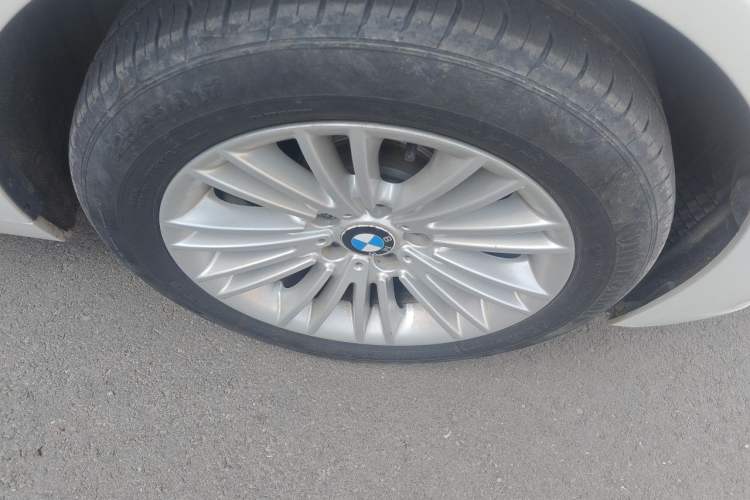 Used BMW 5 Series 2014 525Li Leading Model Right Front Wheel Hub