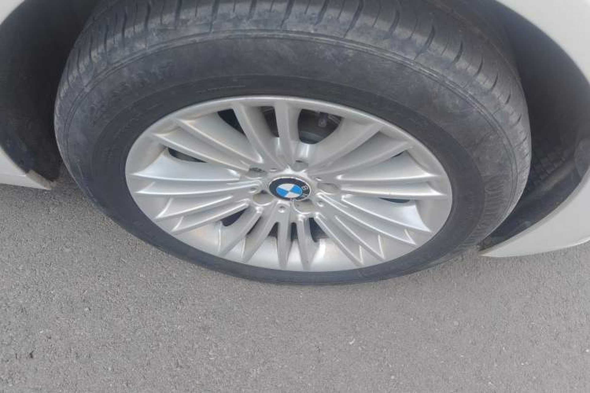 Used BMW 5 Series 2014 525Li Leading Model Right Front Wheel Hub