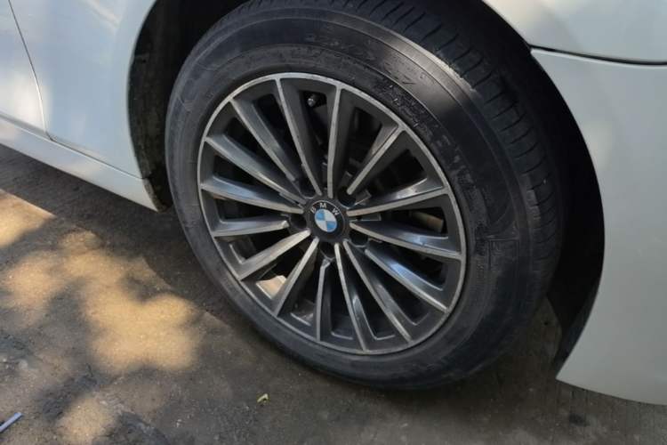 Used BMW 5 Series 2014 525Li Leading Model Right Front Wheel Hub