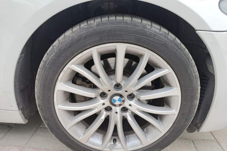 Used BMW 5 Series 2014 525Li Luxury Design Package Right Front Wheel Hub