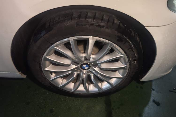 Used BMW 5 Series 2014 525Li Leading Model Right Front Wheel Hub