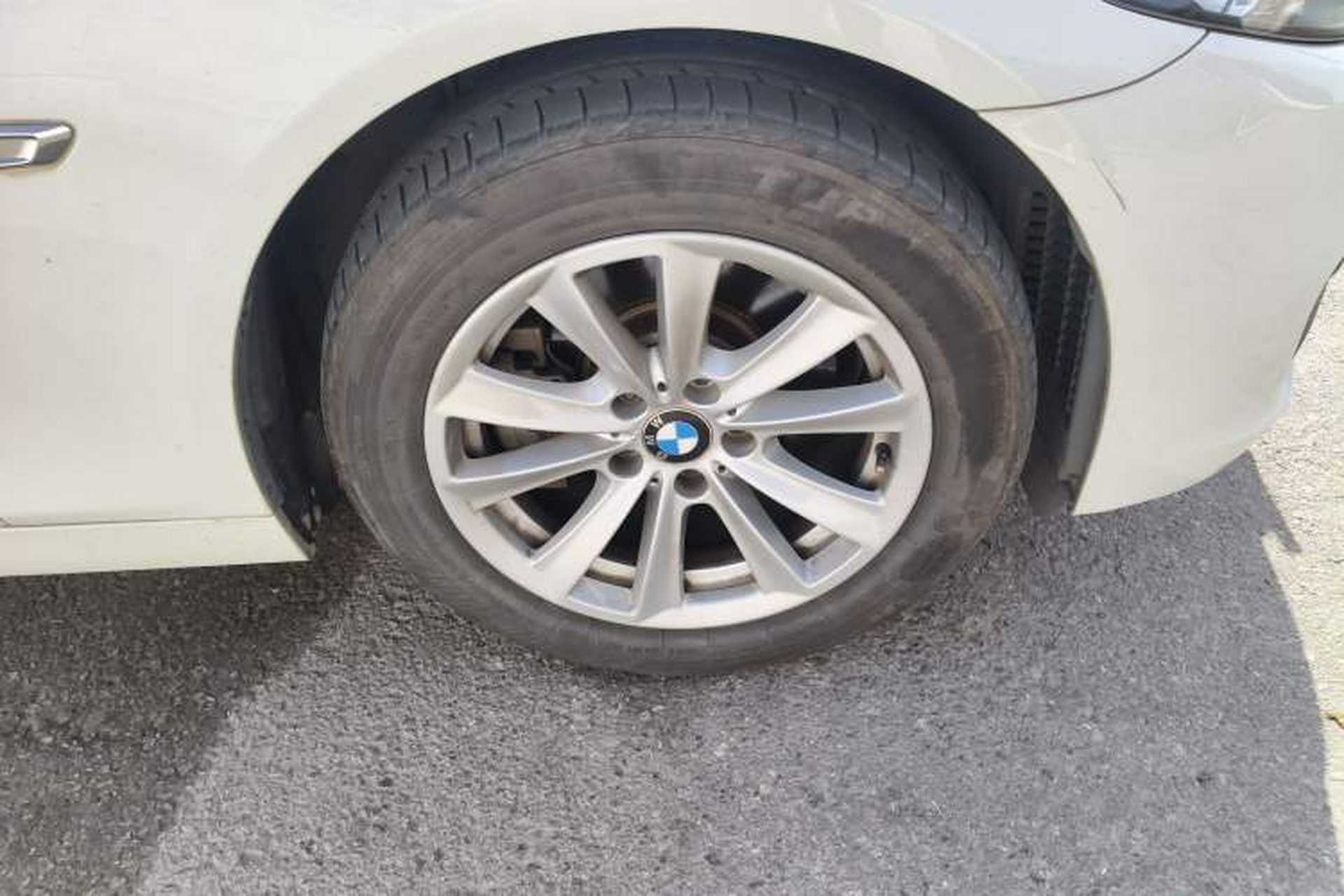 Used BMW 5 Series 2014 520Li Elegant Model Right Front Wheel Hub
