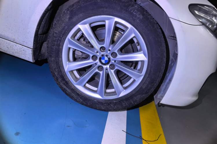 Used BMW 5 Series 2014 520i Elegant Edition Right Front Wheel Hub