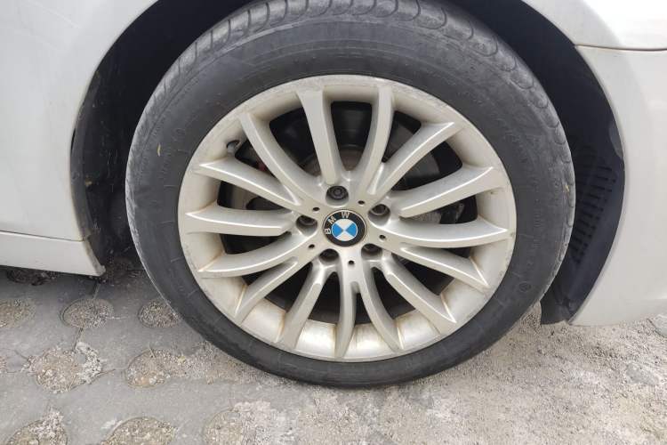 Used BMW 5 Series 2014 525Li Luxury Design Package Right Front Wheel Hub