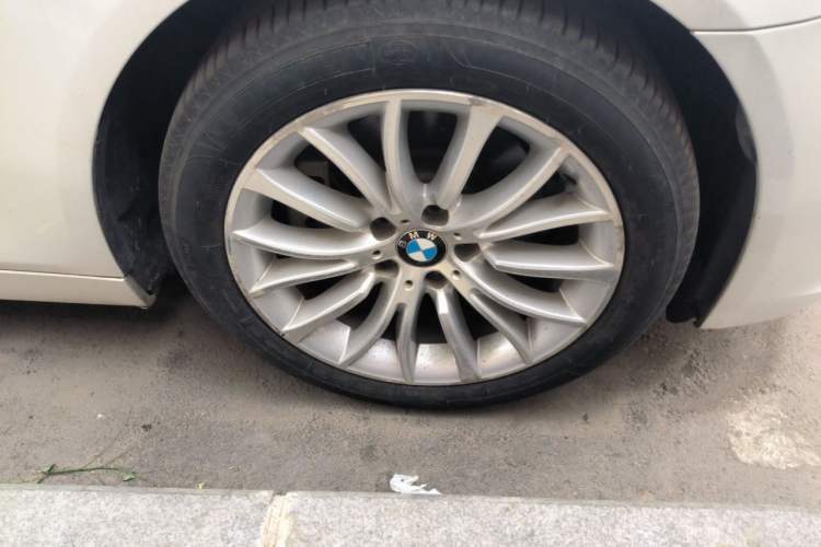 Used BMW 5 Series 2014 525Li Luxury Design Package Right Front Wheel Hub