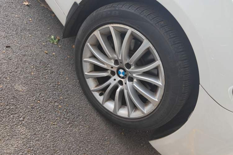 Used BMW 5 Series 2014 525Li Luxury Design Package Right Front Wheel Hub