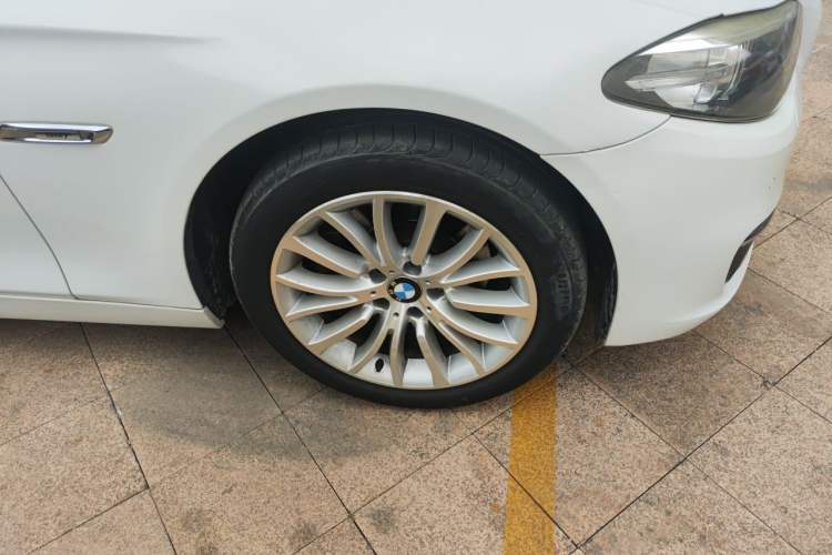 Used BMW 5 Series 2014 525Li Luxury Design Package Right Front Wheel Hub