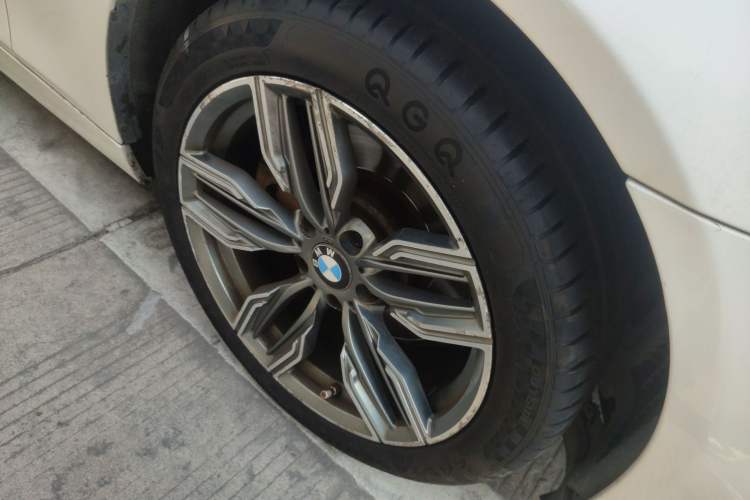 Used BMW 5 Series 2014 528Li Leading Model Right Front Wheel Hub