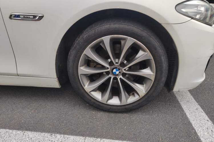 Used BMW 5 Series 2014 525Li Luxury Design Package Right Front Wheel Hub