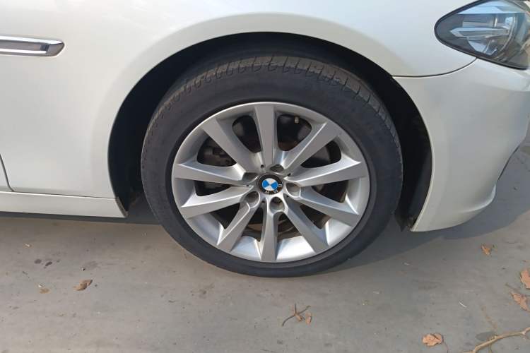 Used BMW 5 Series 2014 528Li Leading Model Right Front Wheel Hub