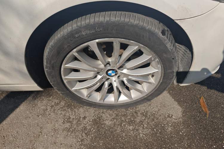 Used BMW 5 Series 2014 525Li Luxury Design Package Right Front Wheel Hub