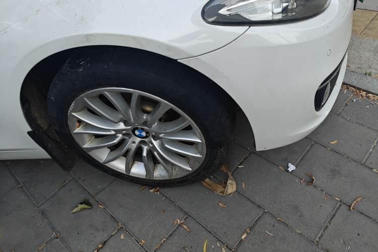 Used BMW 5 Series 2014 525Li Luxury Design Package Right Front Wheel Hub