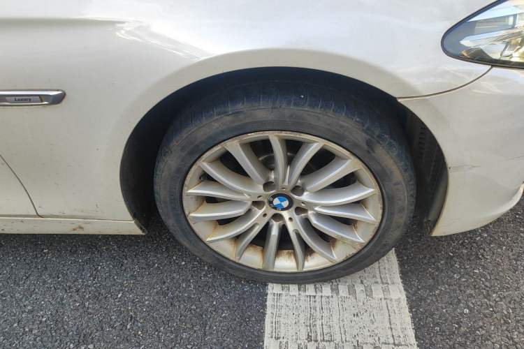 Used BMW 5 Series 2014 525Li Luxury Design Package Right Front Wheel Hub