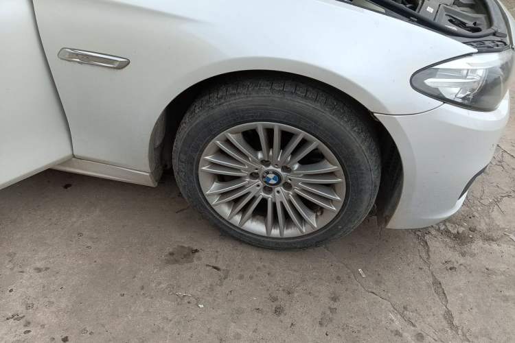 Used BMW 5 Series 2014 525Li Leading Model Right Front Wheel Hub