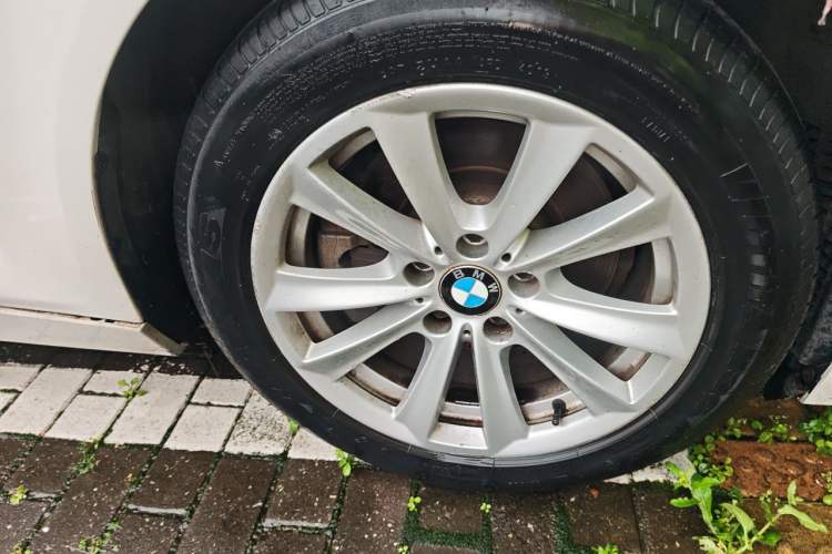 Used BMW 5 Series 2014 520i Elegant Edition Right Front Wheel Hub