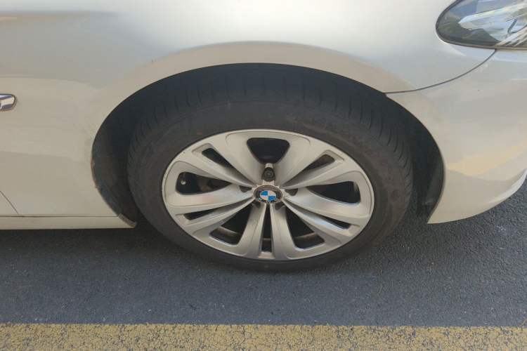 Used BMW 5 Series 2014 525Li Luxury Design Package Right Front Wheel Hub