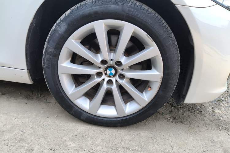 Used BMW 5 Series 2014 528Li xDrive Premium Edition Right Front Wheel Hub