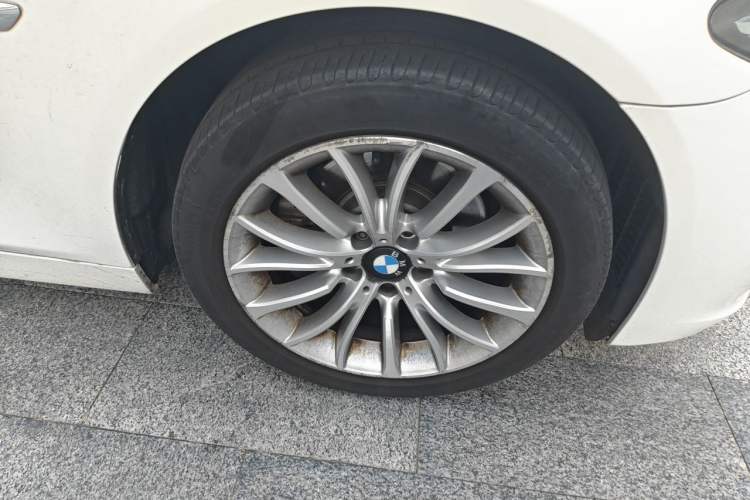 Used BMW 5 Series 2014 525Li Luxury Design Package Right Front Wheel Hub