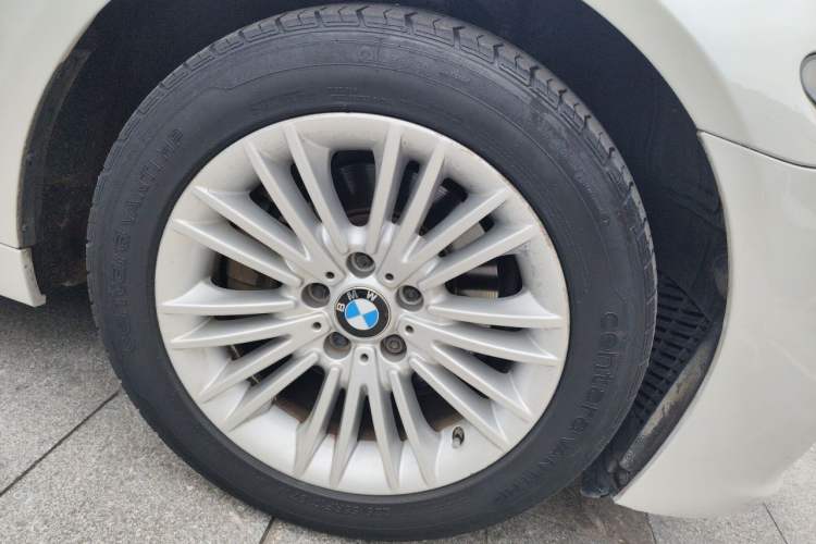 Used BMW 5 Series 2014 525Li Leading Model Right Front Wheel Hub