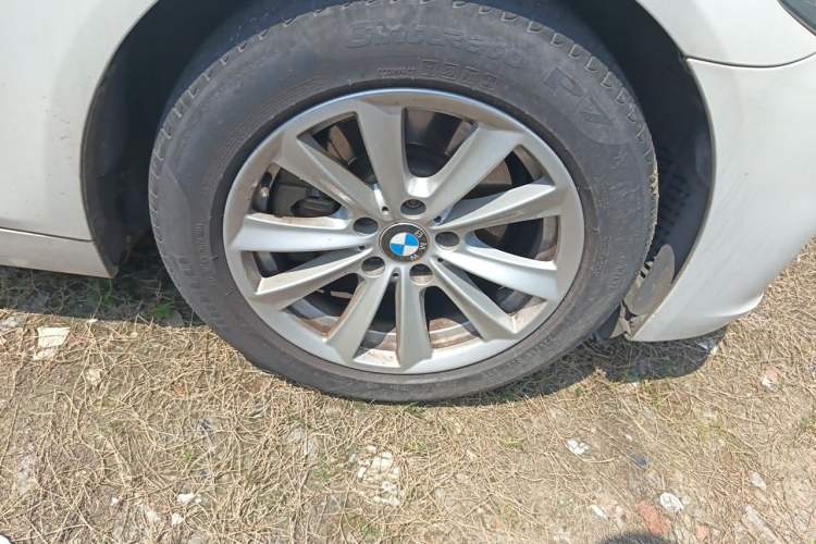 Used BMW 5 Series 2014 520Li Elegant Model Right Front Wheel Hub