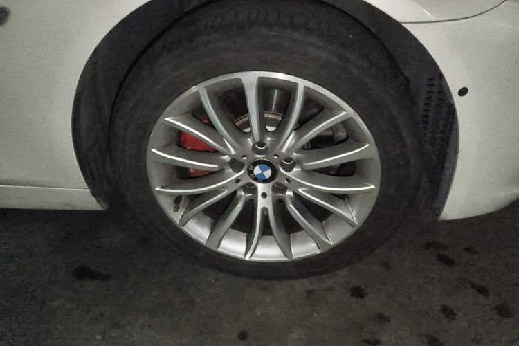 Used BMW 5 Series 2014 525Li Luxury Design Package Right Front Wheel Hub