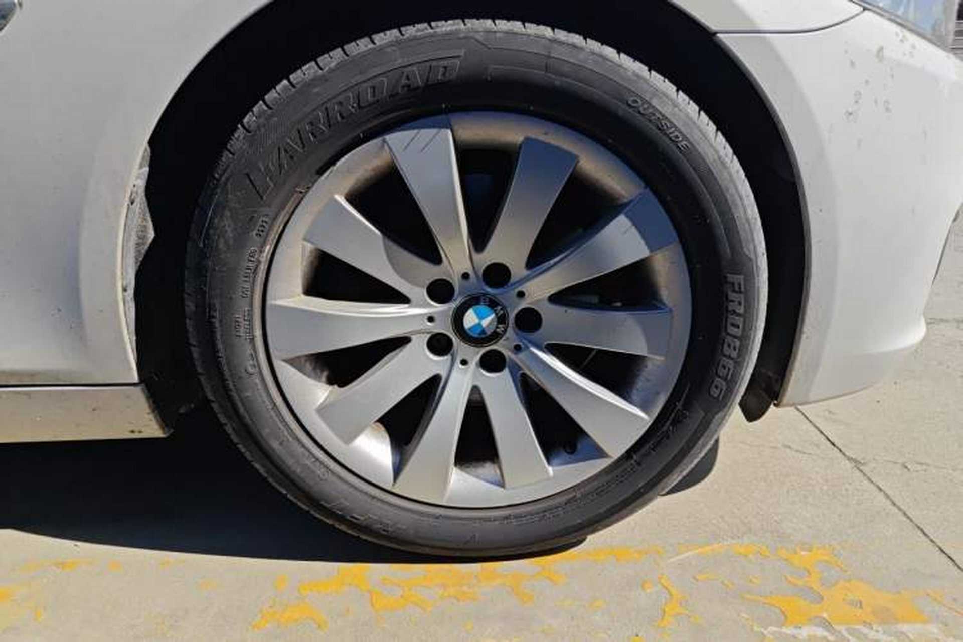 Used BMW 5 Series 2014 520Li Elegant Model Right Front Wheel Hub